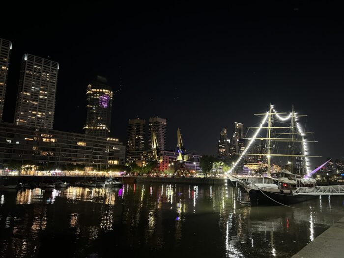 FAC0B280-D68A-455E-939F-C5D806502569